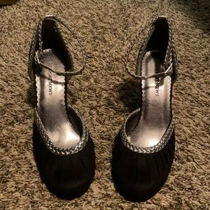 Vintage Newport News Suede Black & Metallic Silver Wedges